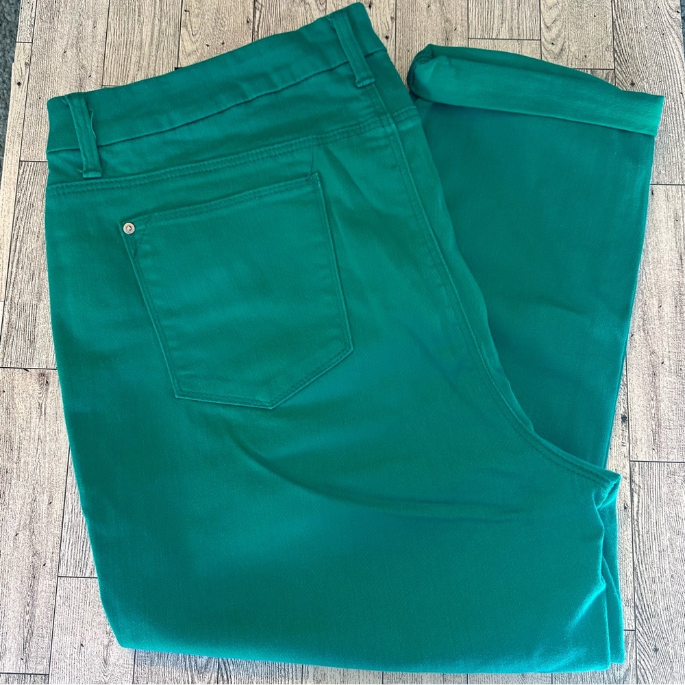 Chico’s Size 3P So Slimming Girlfriend 5 Pocket Crop Pant Jean